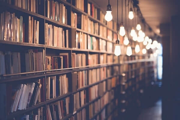 books-library-room-2596809-min books-library-room-2596809-min
